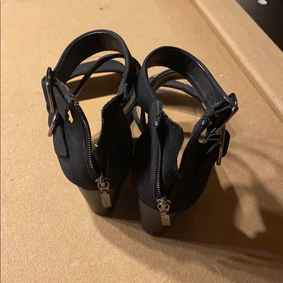 Sandals - Picture 3 of 6